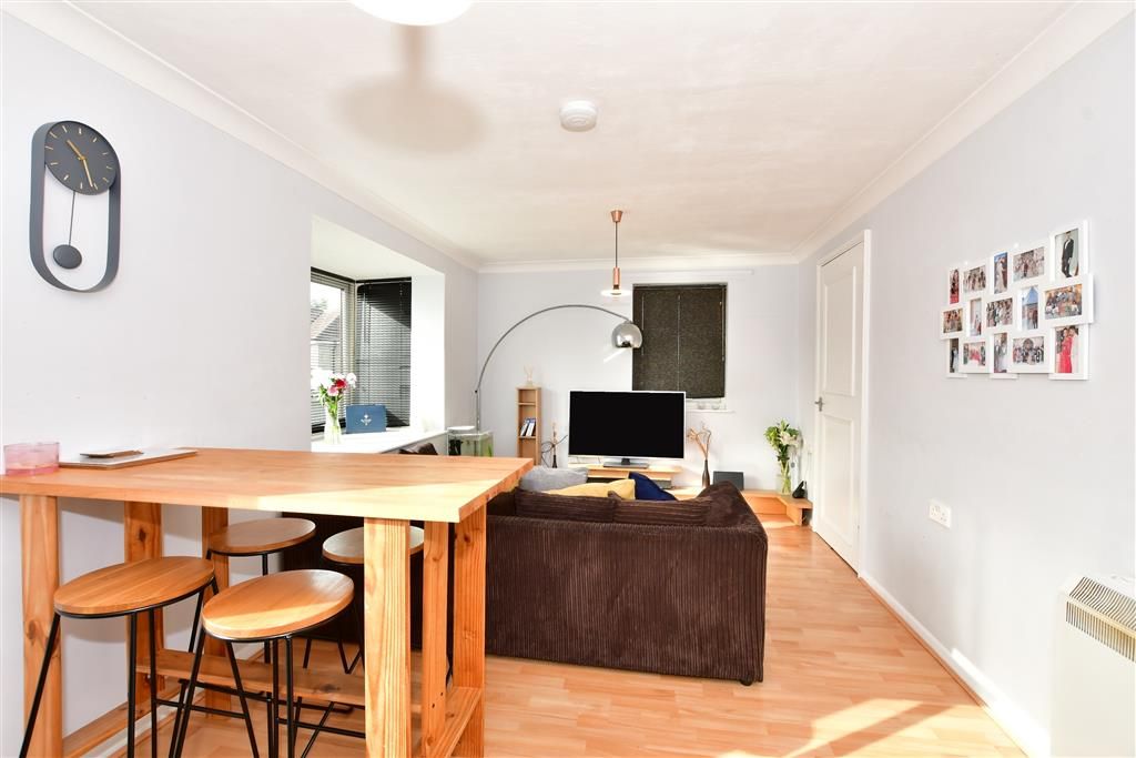 2 bed flat for sale in Portland Close, Romford, Essex RM6, £168,500