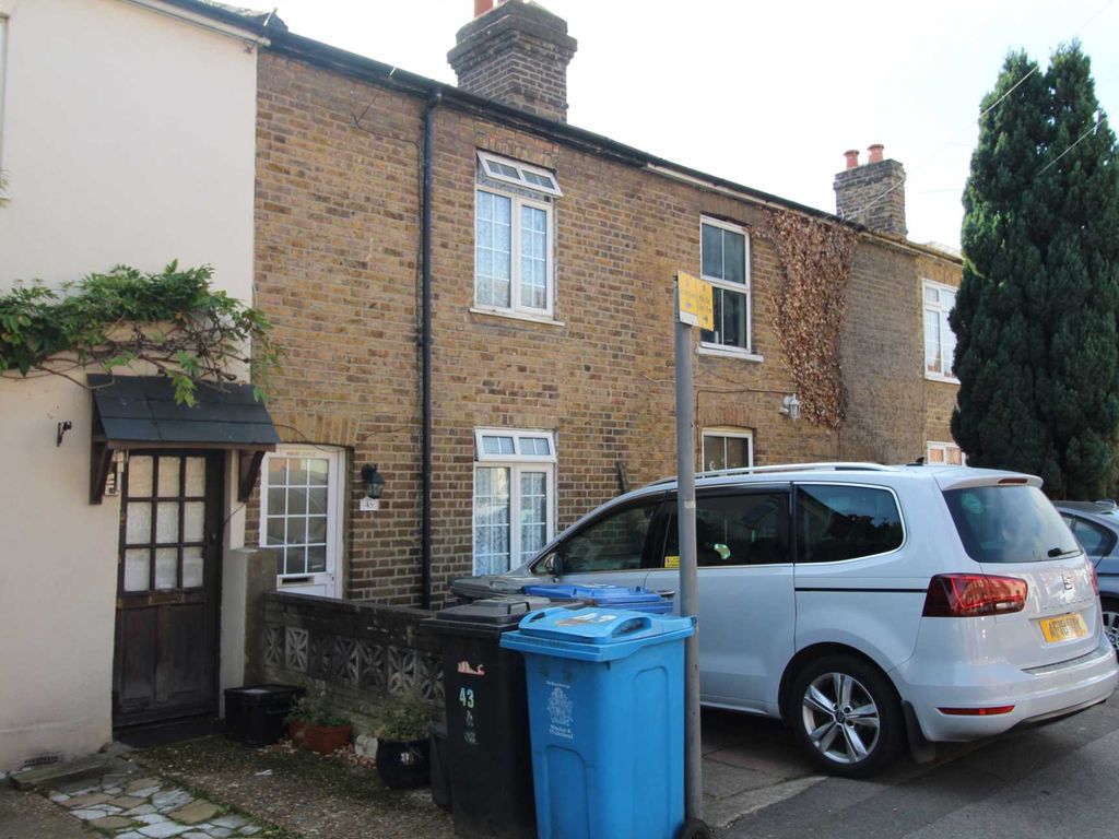 3 bed terraced house for sale in Cordwallis Road, Maidenhead SL6, £250,000