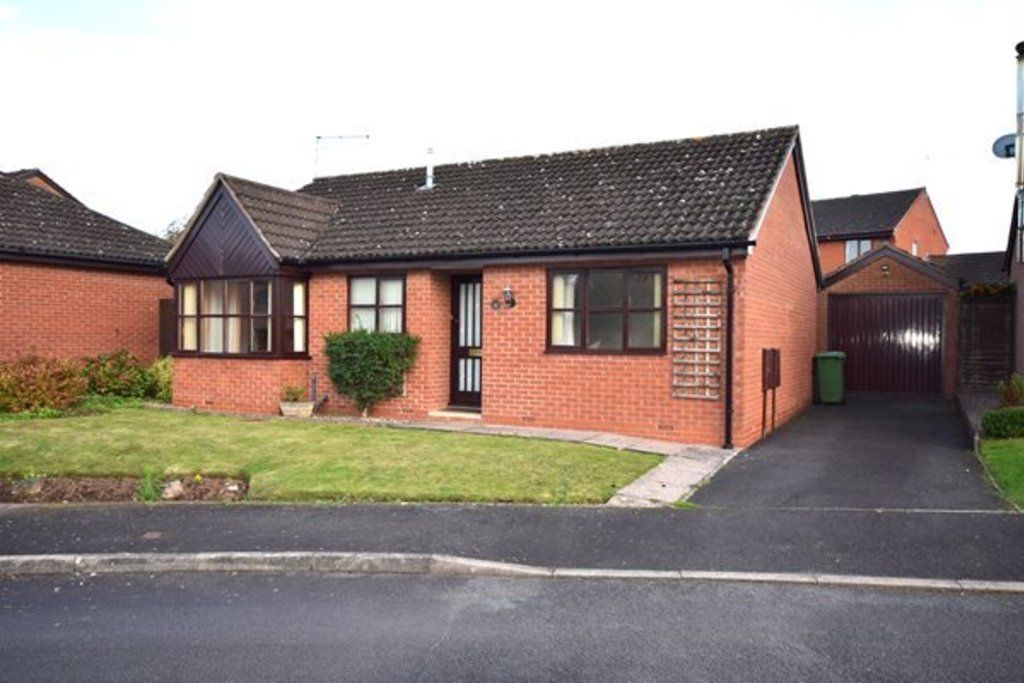 2 bed detached bungalow for sale in Valley View, Market Drayton, Shropshire TF9, £289,950