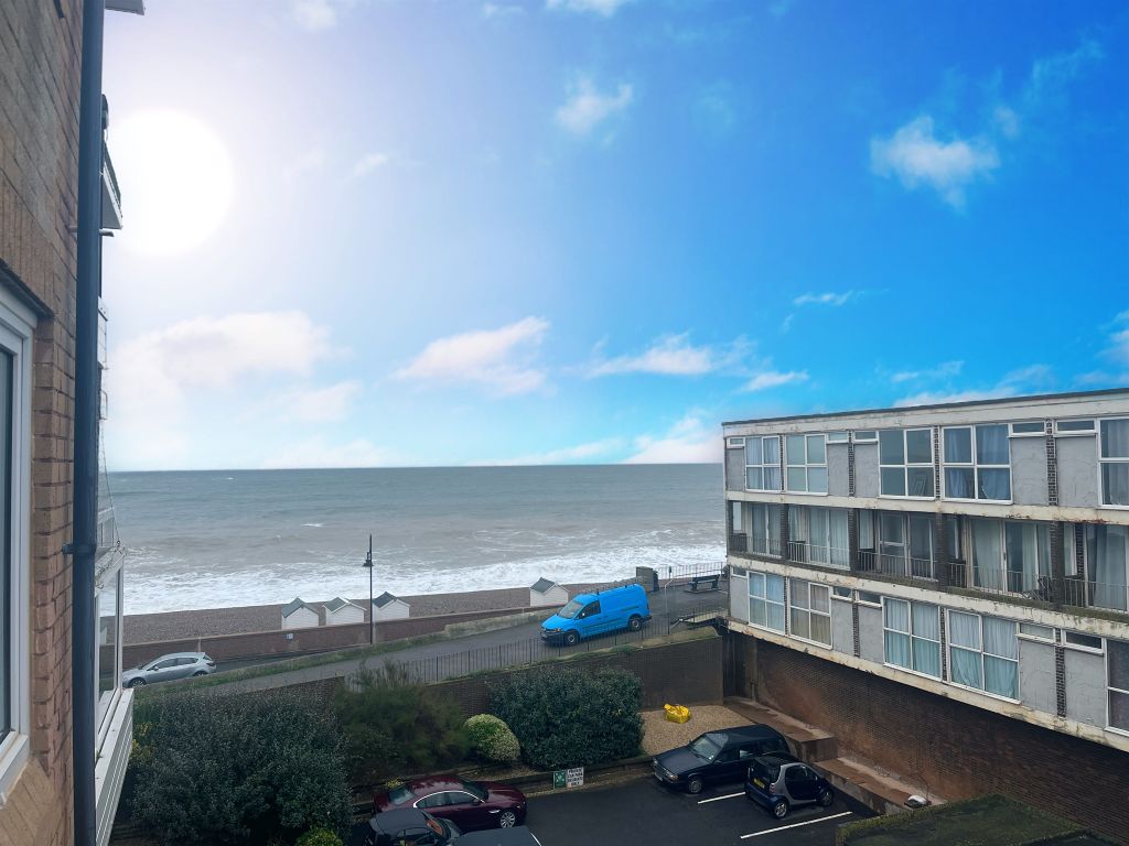 1 bed flat for sale in Harbour Road, Seaton EX12, £78,000