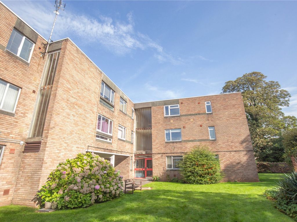 1 bed flat for sale in Clevedale Court, Cleeve Wood Road, Bristol BS16, £175,000