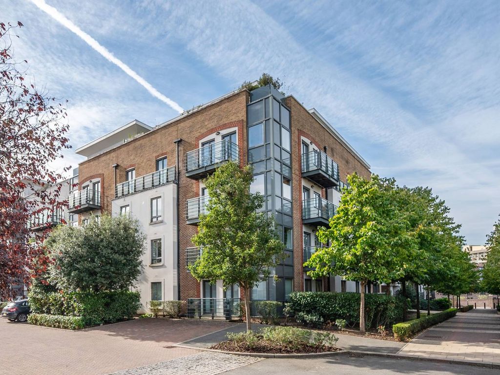 1 bed flat for sale in Holford Way, Roehampton, London SW15, £81,250