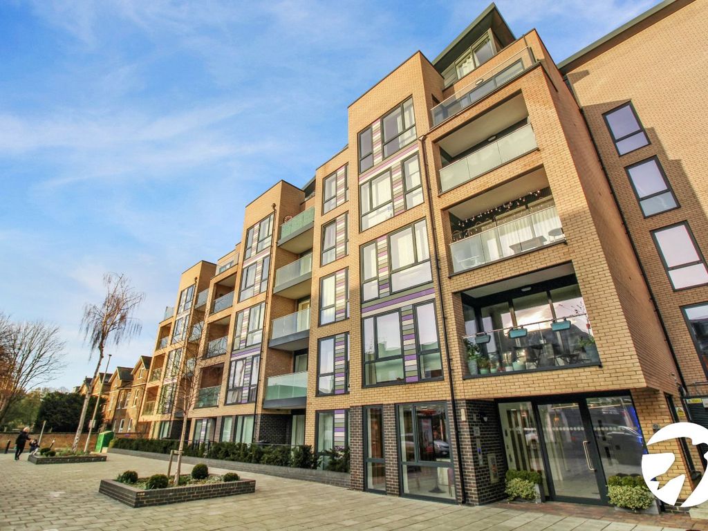 1 bed flat for sale in Grove Place, London SE9, £300,000