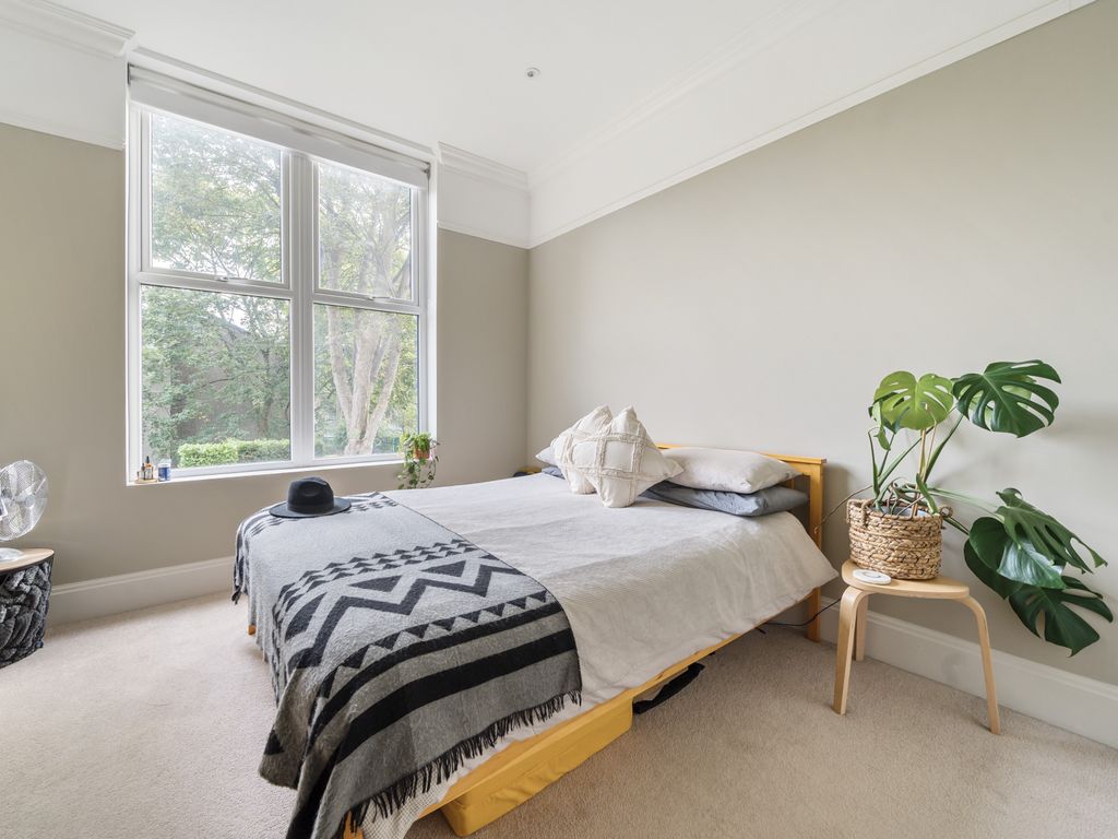 2 bed flat for sale in Oak Road, Chapeltown, Leeds LS7, £290,000