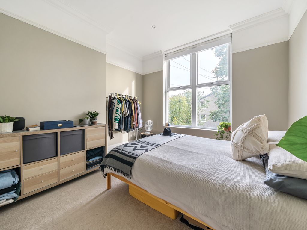 2 bed flat for sale in Oak Road, Chapeltown, Leeds LS7, £290,000