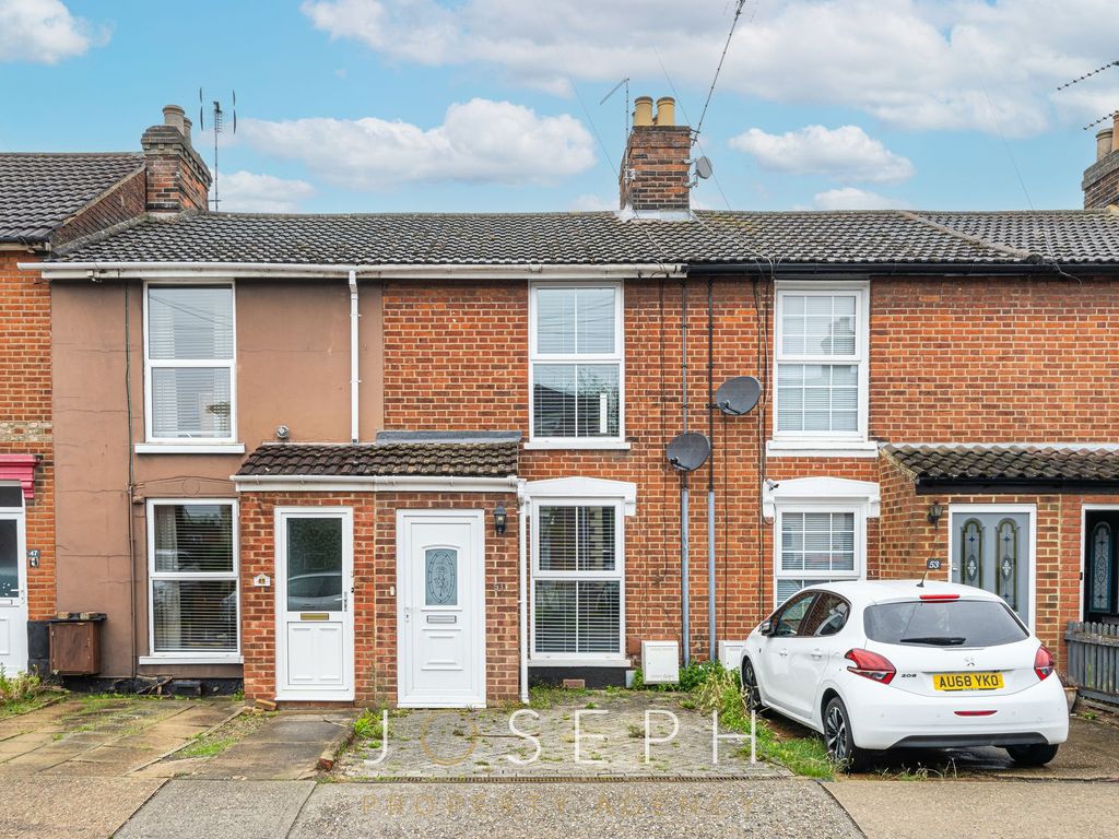 2 bed terraced house for sale in Alan Road, Ipswich IP3, £200,000