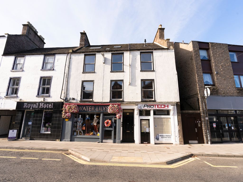 2 bed flat for sale in Castle Street, Forfar DD8, £97,000