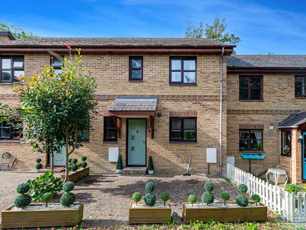 3 bed terraced house for sale in Rufflers Way, Binstead, Ryde PO33, £285,000