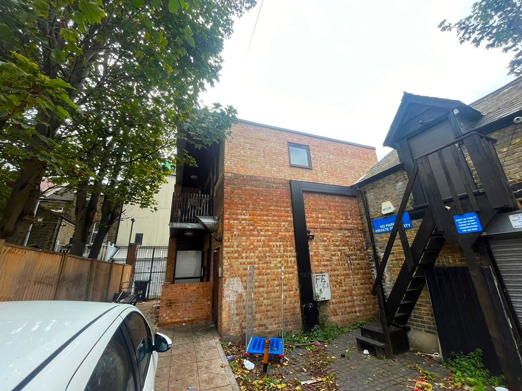 Block of flats for sale in Florist Mews, London SE6, £600,000