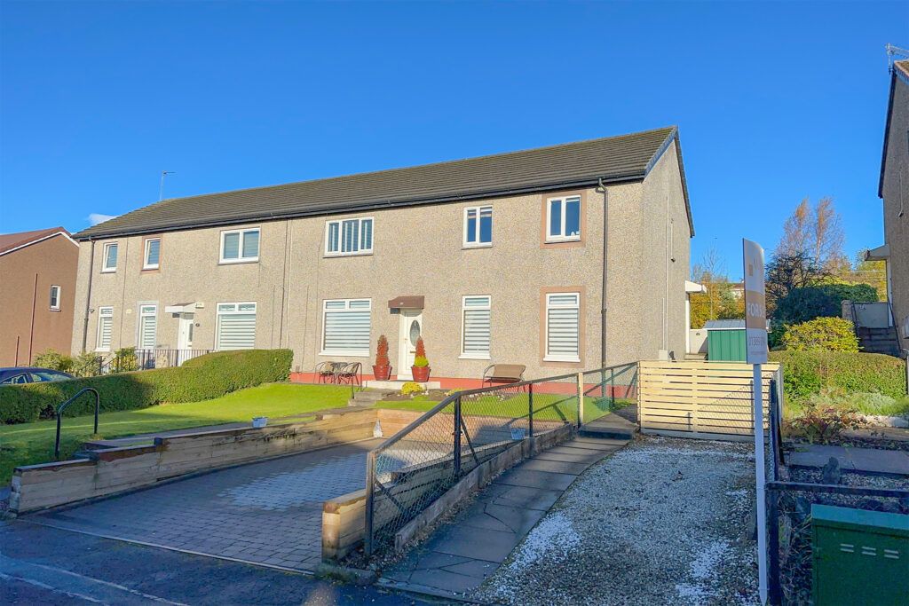 3 bed flat for sale in Greenwood Quadrant, Clydebank G81, £119,000