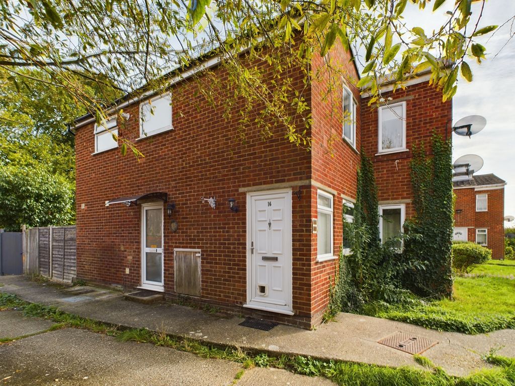 2 bed maisonette for sale in Halpin Close, Calcot, Reading RG31, £245,000
