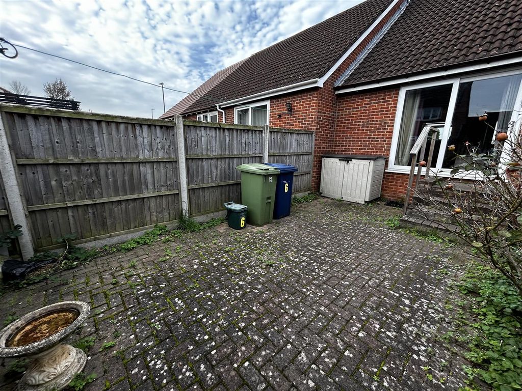 1 bed terraced house for sale in Meadvale Close, Longford, Gloucester GL2, £160,000