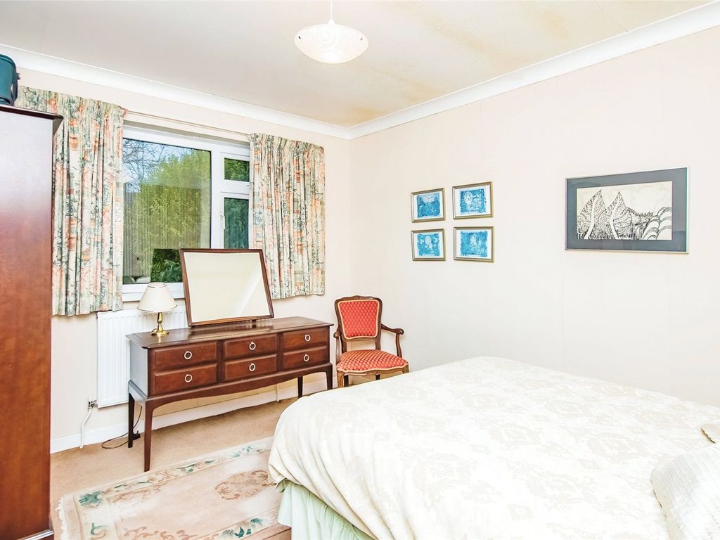 3 bed bungalow for sale in Brynhyfryd, Llanddarog, Carmarthen, Carmarthenshire SA32, £320,000