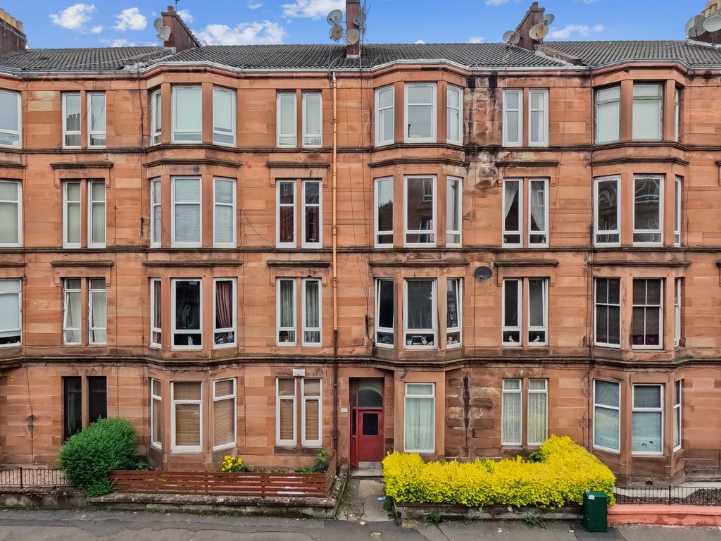 2 bed flat for sale in Copland Road, Ibrox, Glasgow G51, £119,000