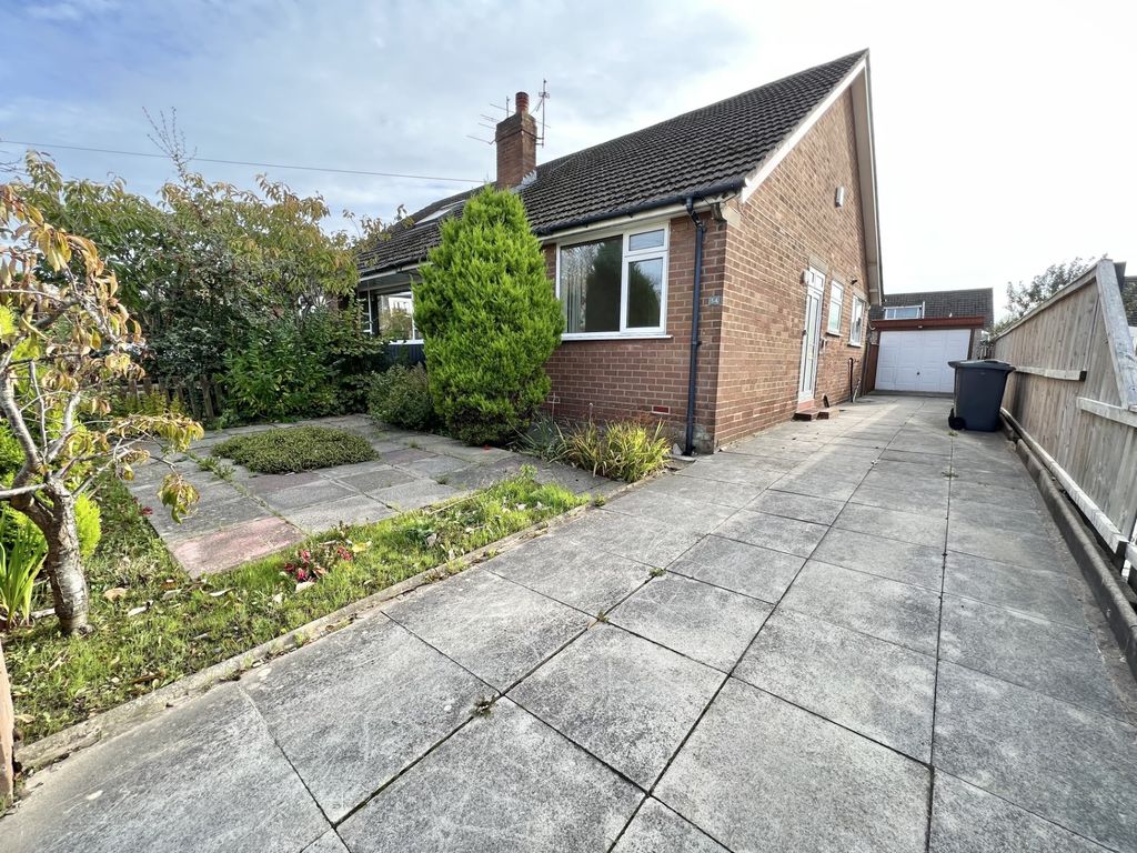 2 bed bungalow for sale in Parkstone Avenue, Thornton FY5, £160,000