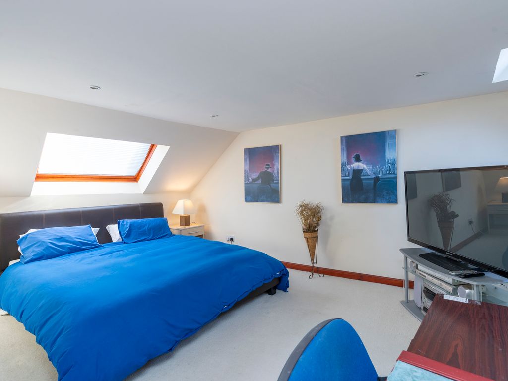 1 bed flat for sale in Castle Street, Forfar DD8, £70,000