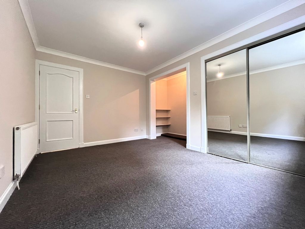 2 bed flat for sale in Belleisle Avenue, Uddingston G71, £199,995
