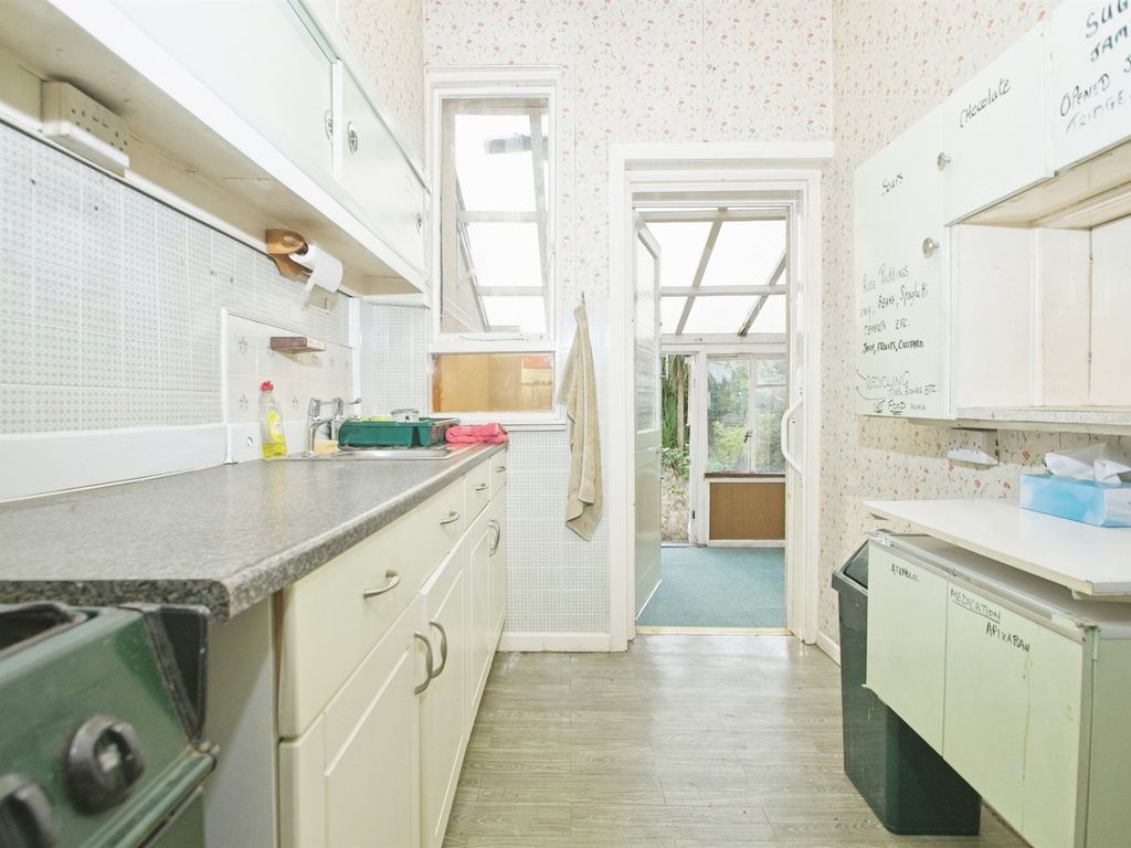 3 bed terraced house for sale in Broadwalk, Caerleon, Newport NP18, £190,000