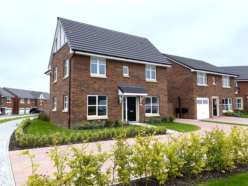 4 bed detached house for sale in Shire Avenue, Congleton CW12, £284,750