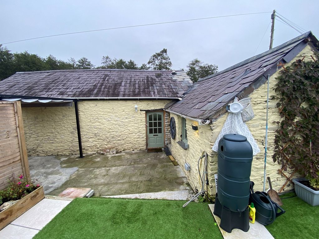 5 bed detached house for sale in Crugybar, Llanwrda SA19, £280,000