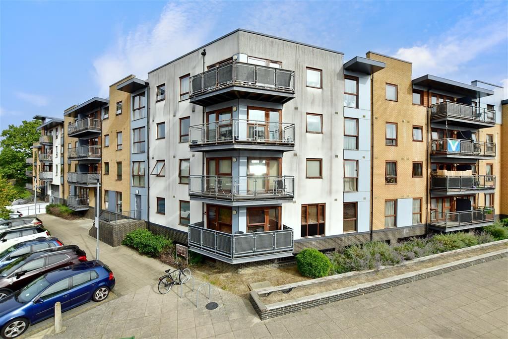 1 bed flat for sale in Commonwealth Drive, Three Bridges, Crawley, West Sussex RH10, £200,000