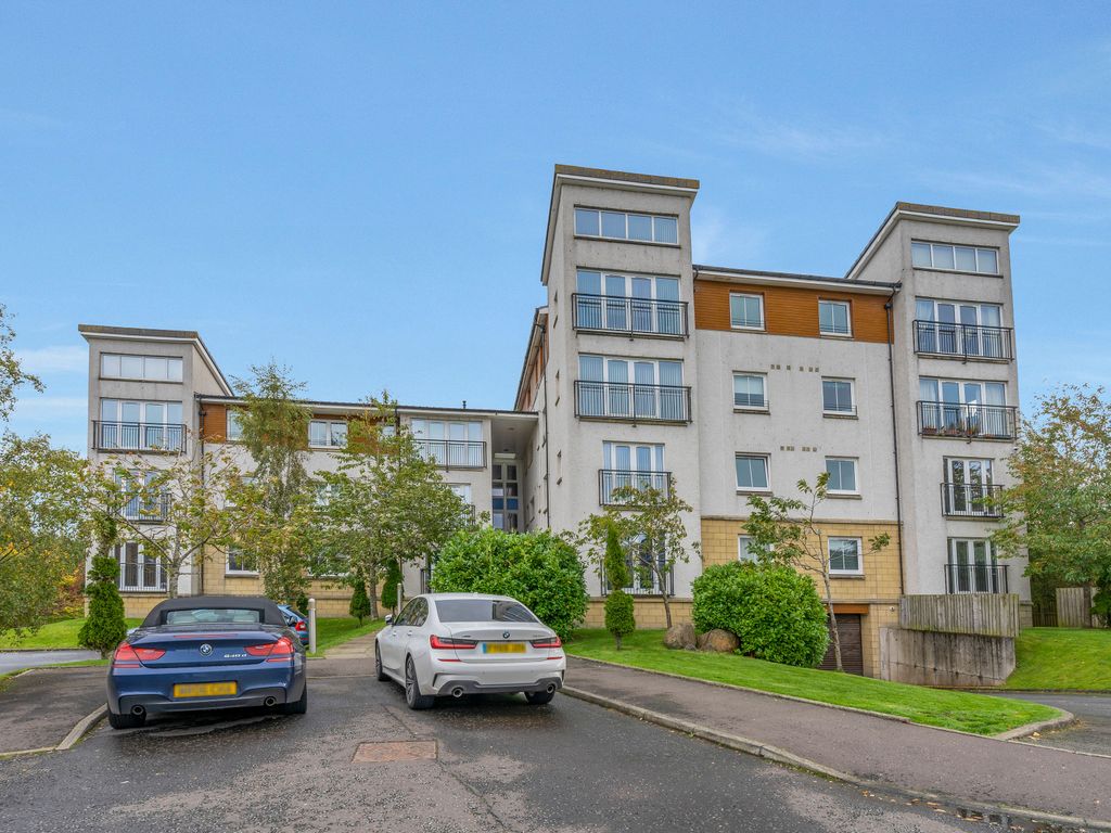 2 bed flat for sale in Jardine Place, Bathgate EH48, £150,000