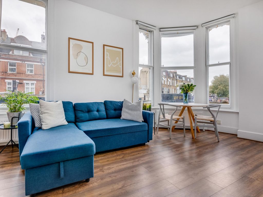 1 bed flat for sale in Camberwell Road, Camberwell, London SE5, £300,000