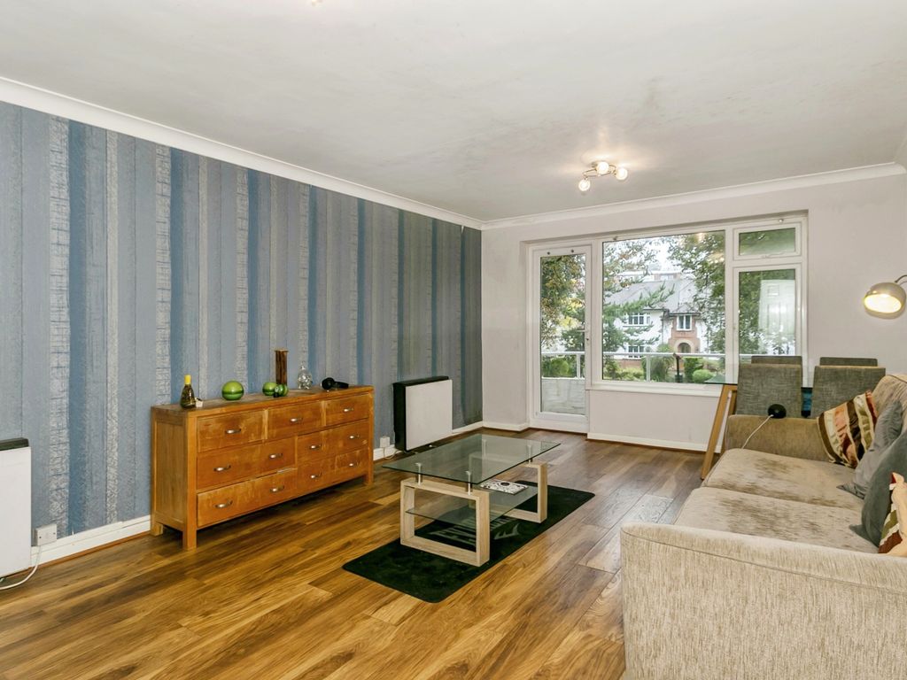 2 bed flat for sale in Crescent Court, 33 Chine Crescent, Bournemouth, Dorset BH2, £215,000