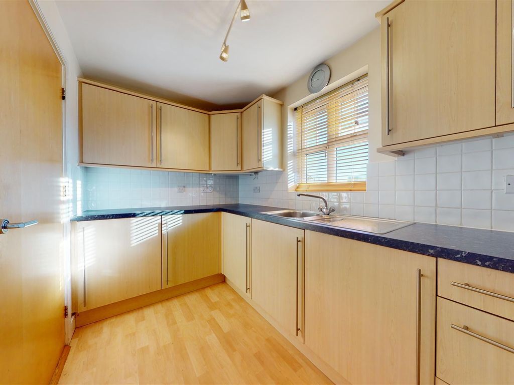 2 bed flat for sale in Heol Tre Forys, Caversham Park, Penarth CF64, £169,000