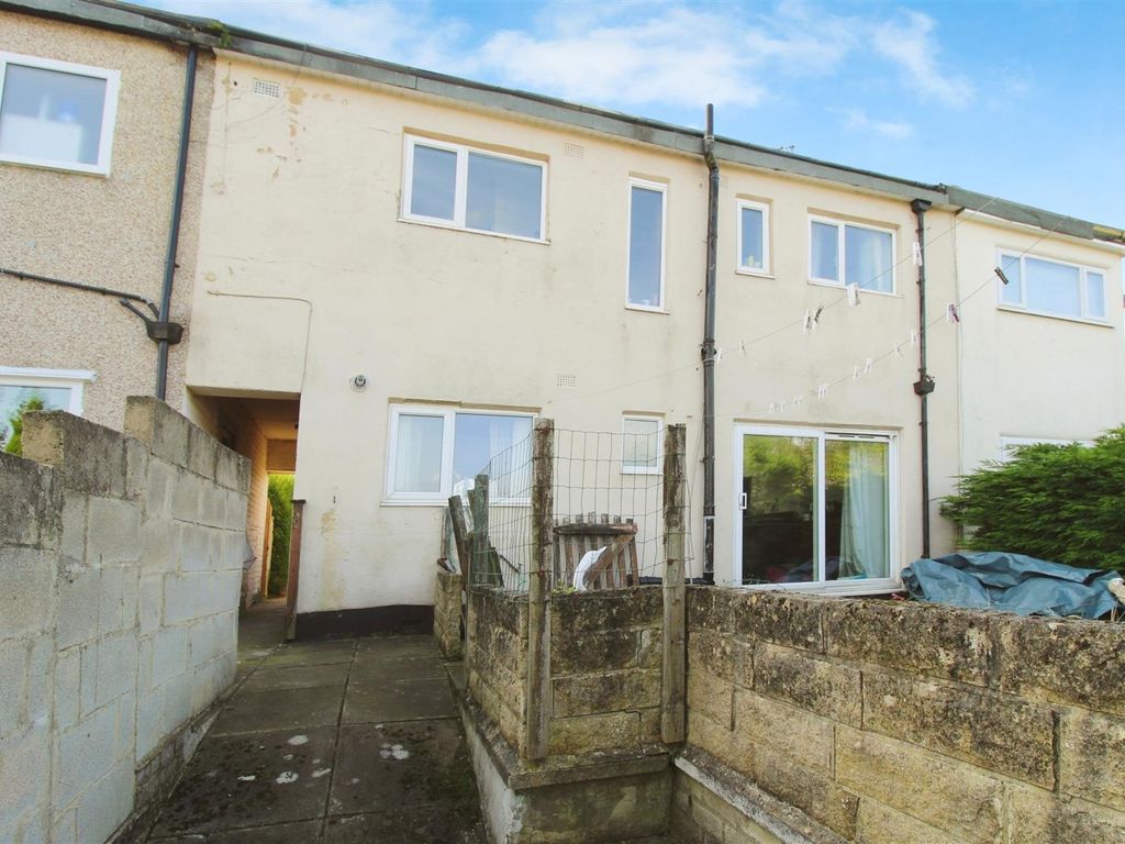 3 bed terraced house for sale in Hawes Road, Bradford BD5, £110,000