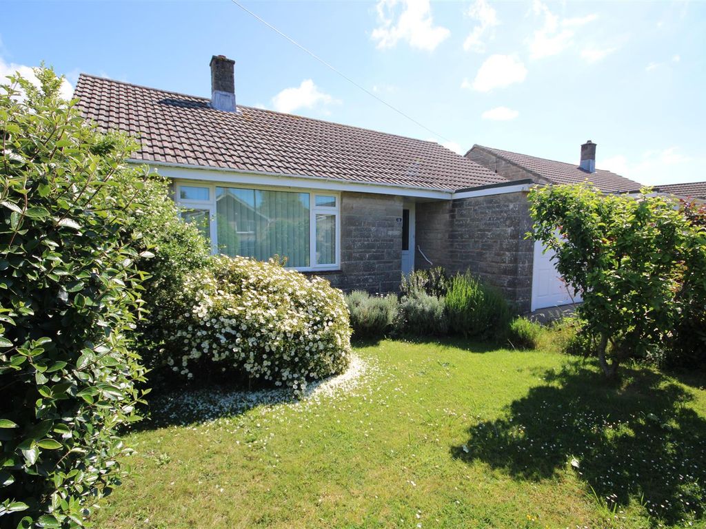 2 bed detached bungalow for sale in Queens Close, Freshwater PO40, £309,950