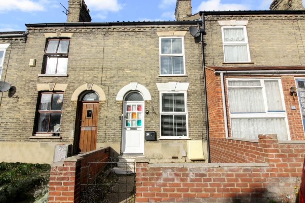 2 bed terraced house for sale in Churchill Road, Norwich NR3, £220,000