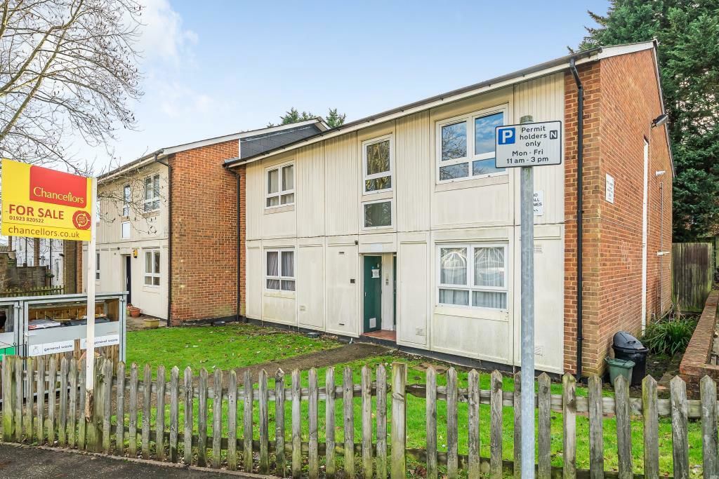 1 bed flat for sale in Thirlmere Gardens, Northwood HA6, £195,000