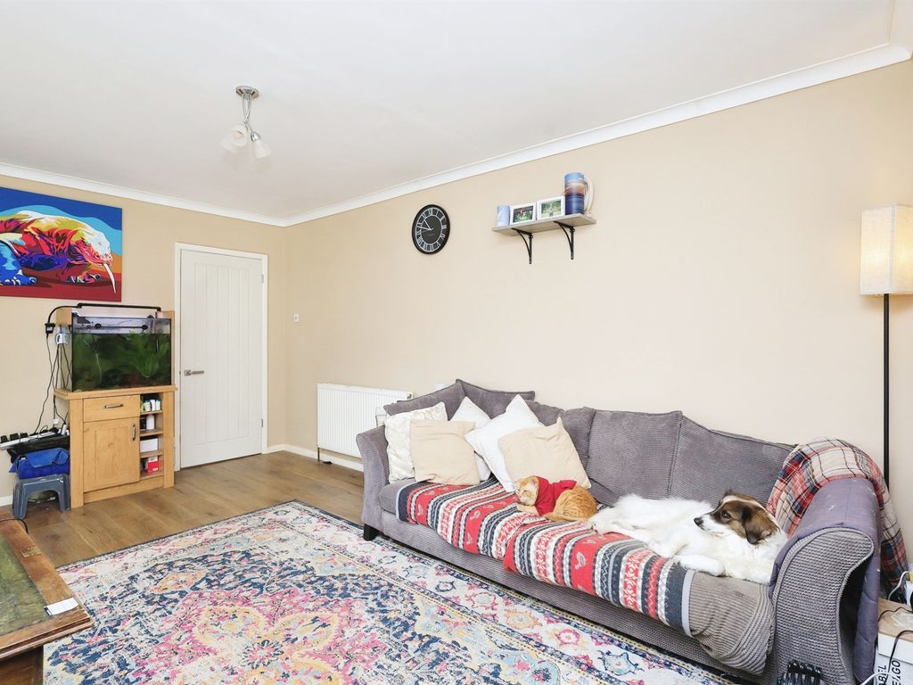 1 bed flat for sale in Farmlands Close, Polegate BN26, £179,950