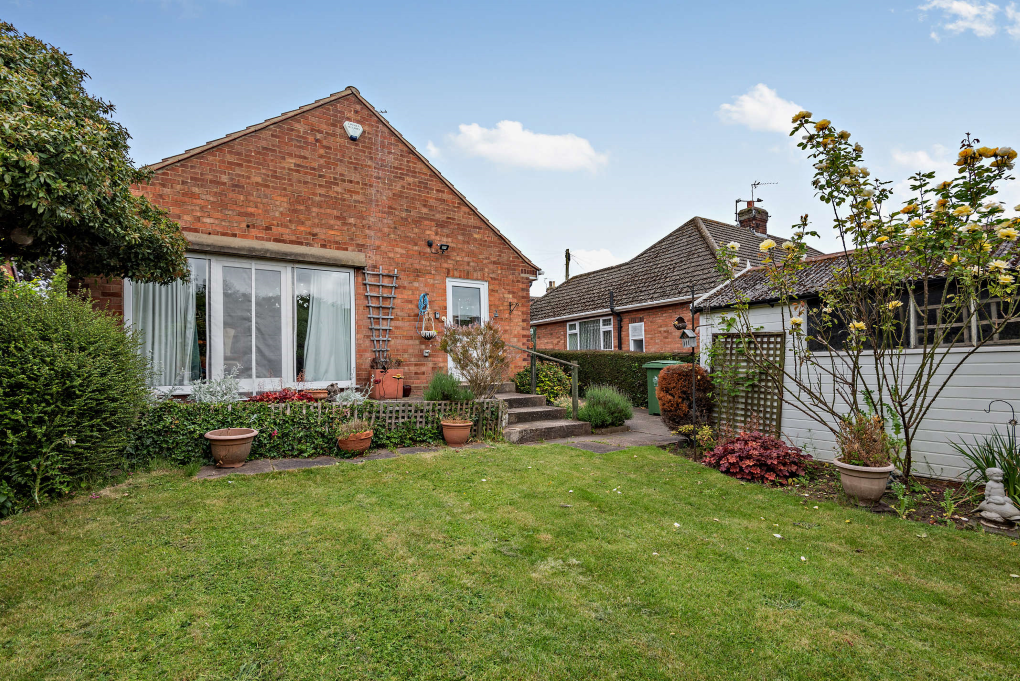 2 bed bungalow for sale in New Road, Grimsby DN37, £190,000