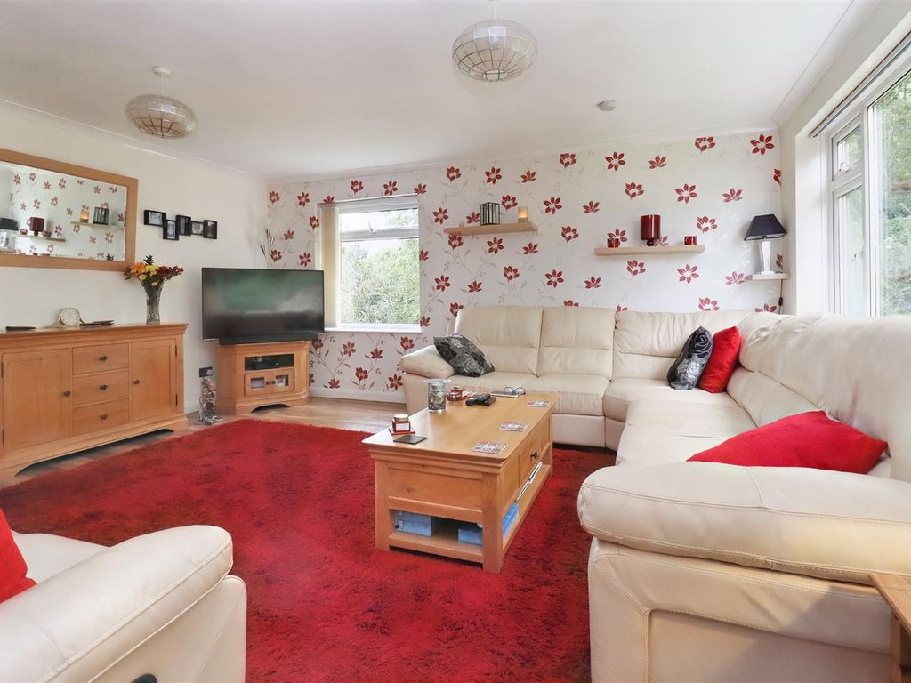 2 bed flat for sale in Salthouse Road, Clevedon BS21, £249,950