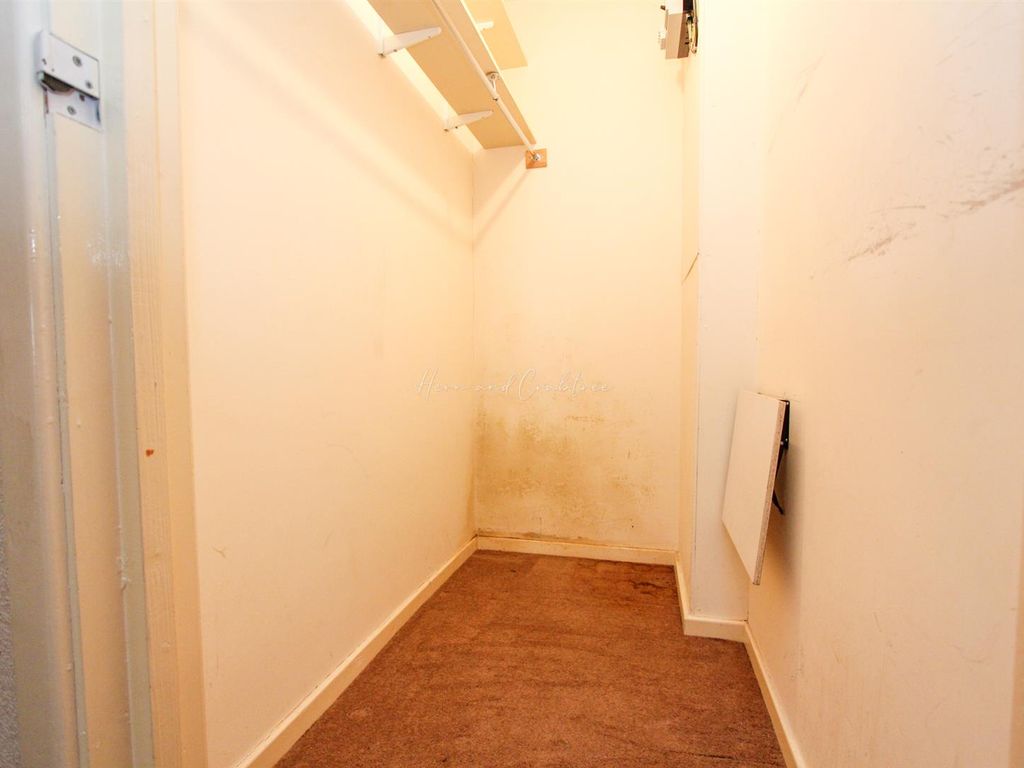 2 bed flat for sale in Wentloog Road, Rumney, Cardiff CF3, £90,000