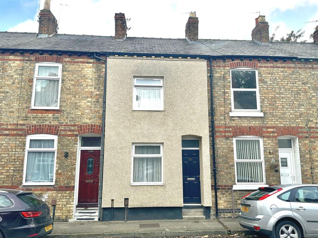 2 bed terraced house for sale in Lincoln Street, York YO26, £220,000