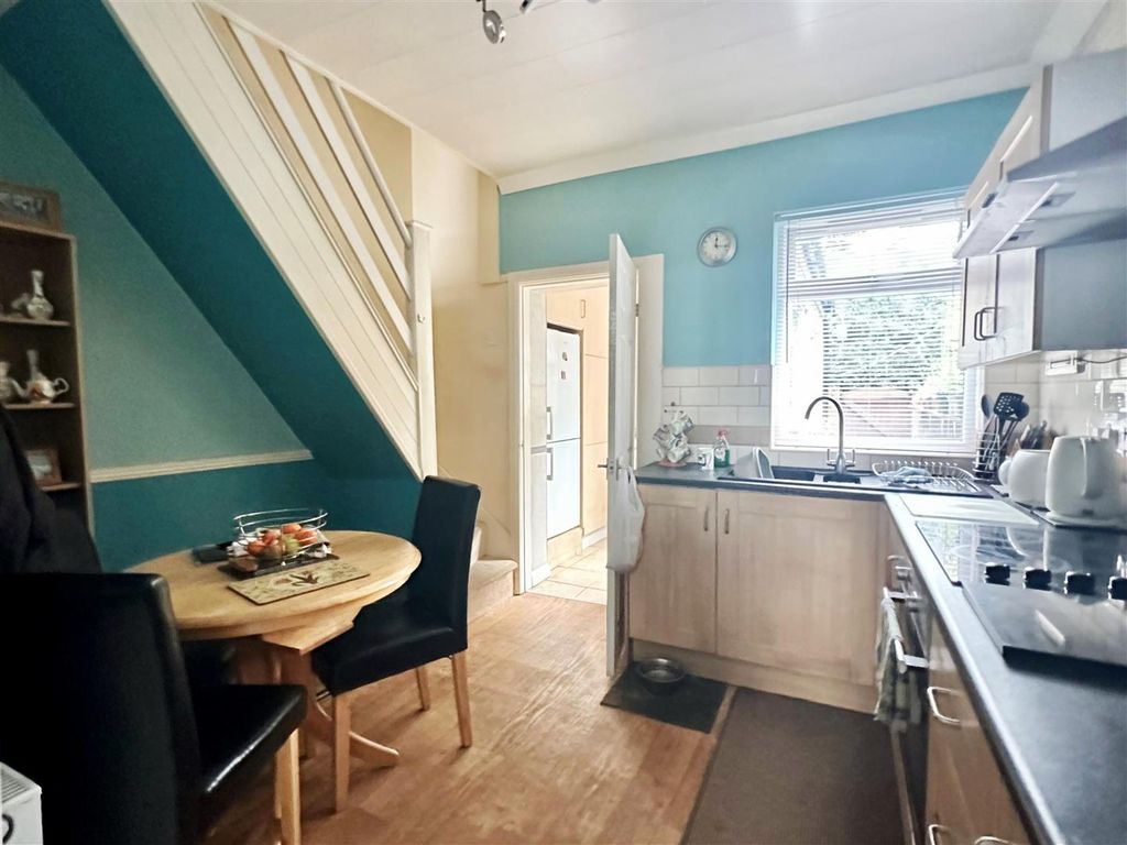 2 bed terraced house for sale in Lincoln Street, York YO26, £220,000