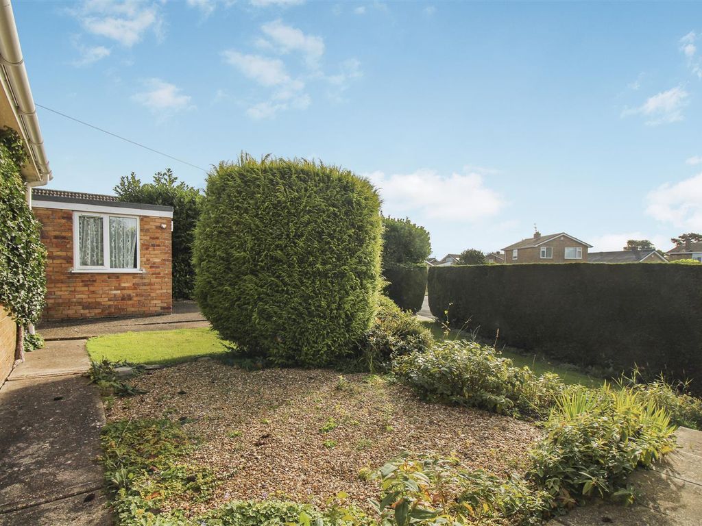 3 bed detached bungalow for sale in St. Margarets Meadow, Clenchwarton, King's Lynn PE34, £270,000