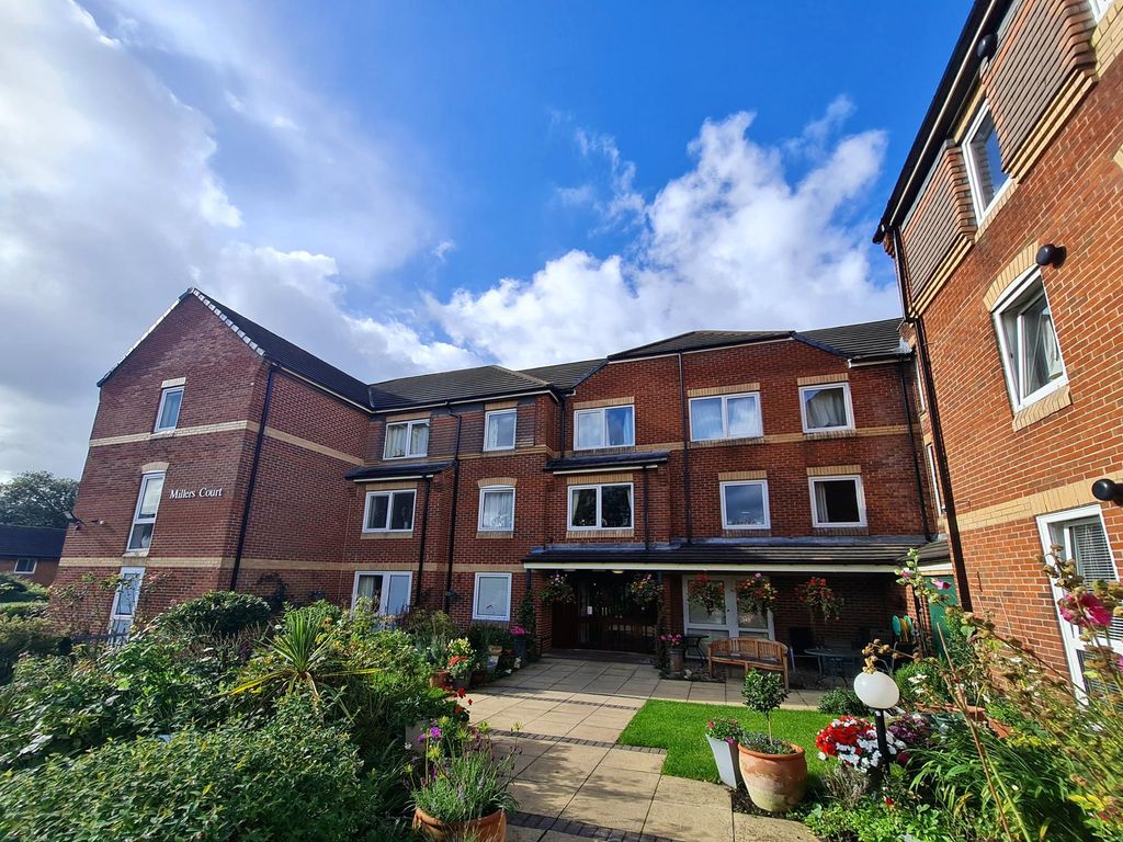 1 bed flat for sale in Millers Court, Hope Street, Macclesfield SK10, £89,900