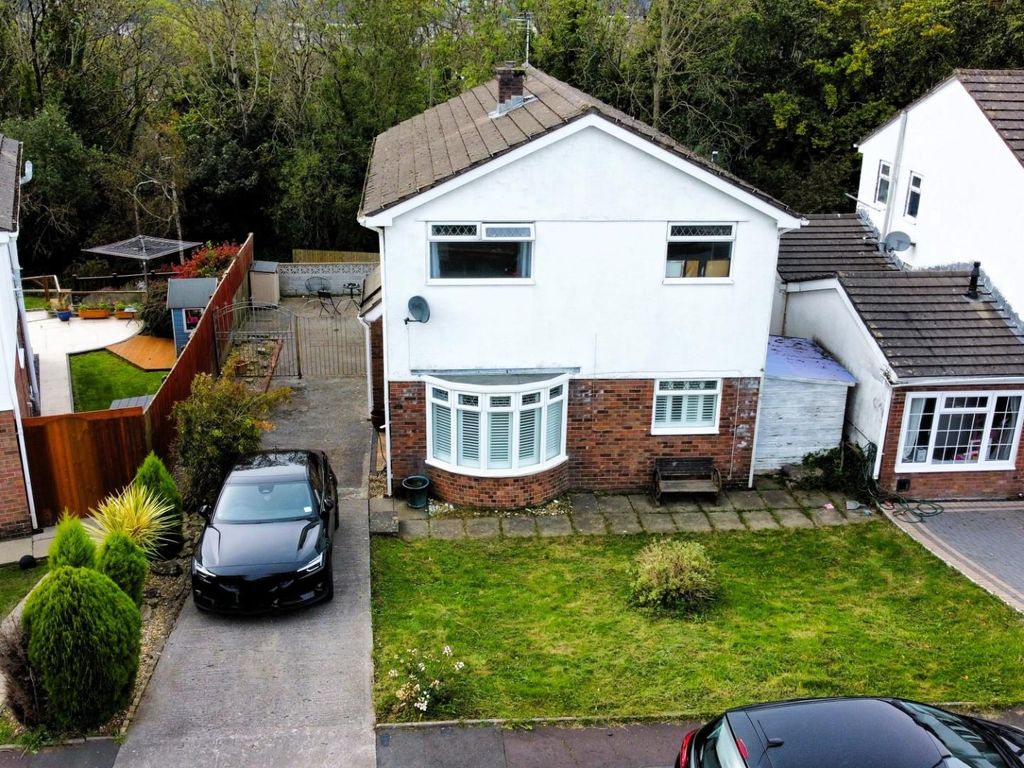 4 bed detached house for sale in Highfields, Brackla, Bridgend CF31, £275,000