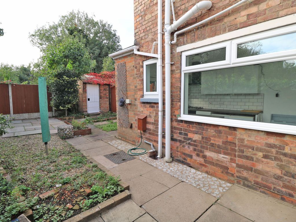 2 bed end terrace house for sale in Eastoft Road, Crowle, Scunthorpe DN17, £150,000