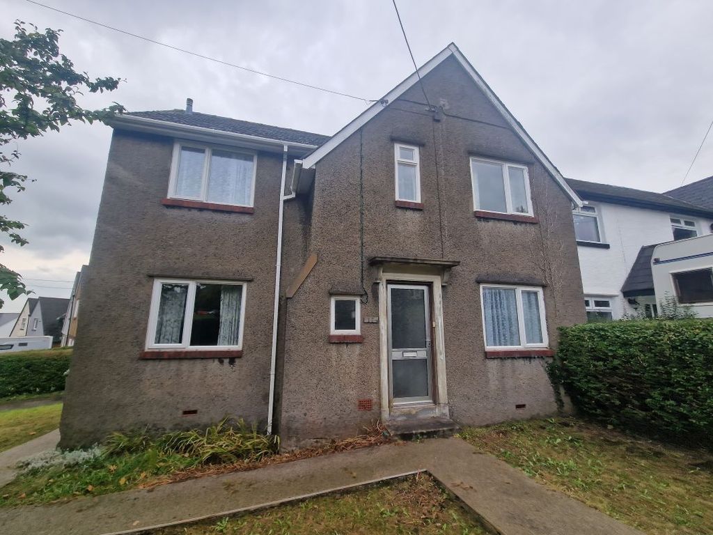 3 bed end terrace house for sale in 17 The Ellipse, Griffithstown, Pontypool, Gwent NP4, £112,000