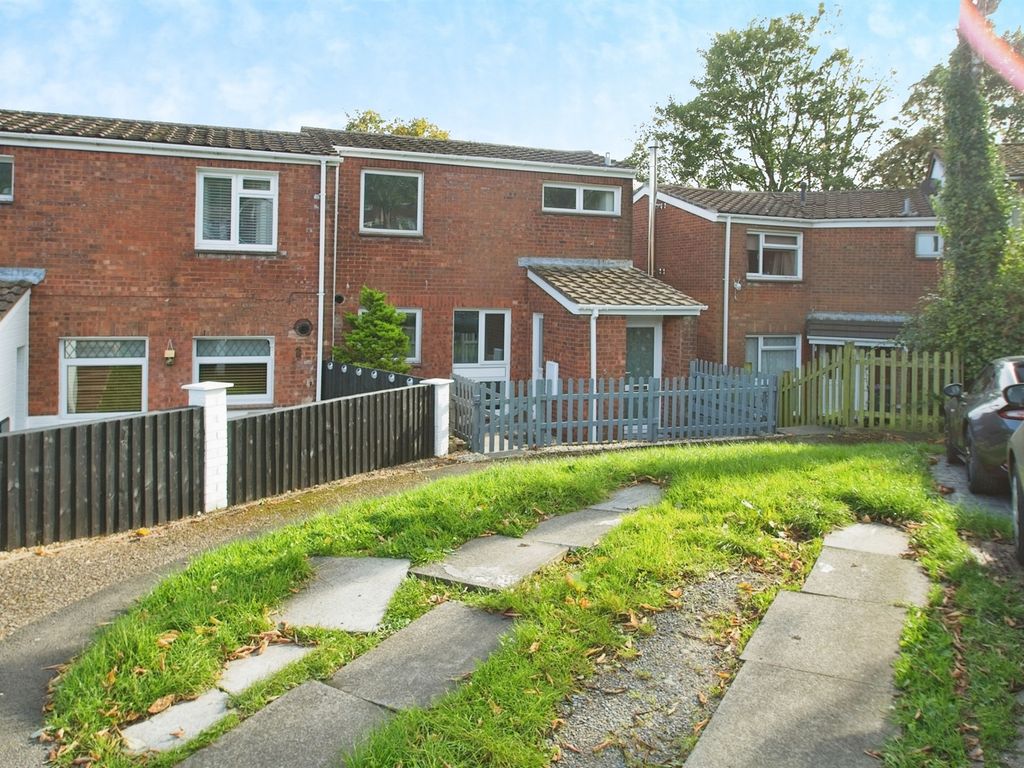3 bed end terrace house for sale in Bagley Court, Thornhill, Cwmbran NP44, £160,000