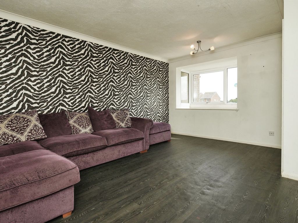 2 bed flat for sale in Balcombe Road, Telscombe Cliffs, Peacehaven BN10, £145,000