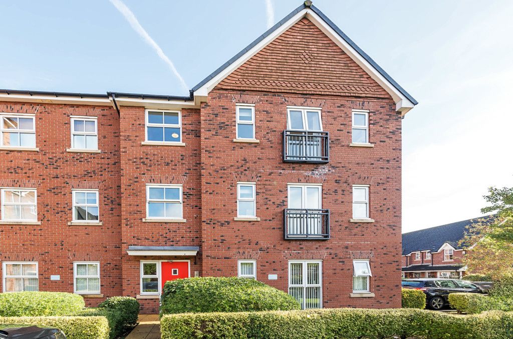 2 bed flat for sale in Holywell Drive, Warrington, Cheshire WA1, £120,000