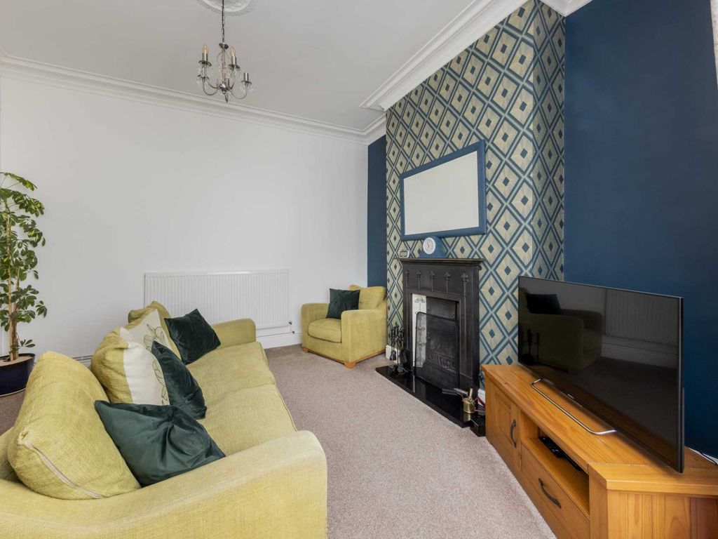 4 bed terraced house for sale in Bath Street, Stoke ST4, £160,000