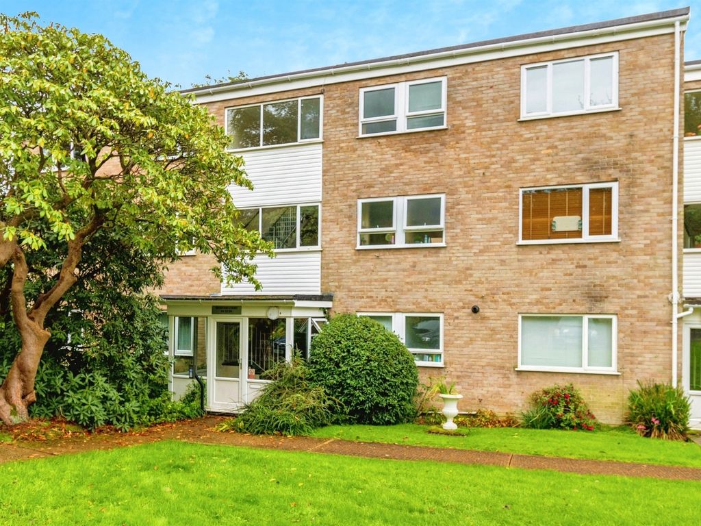 2 bed flat for sale in Redwood Way, Southampton SO16, £200,000