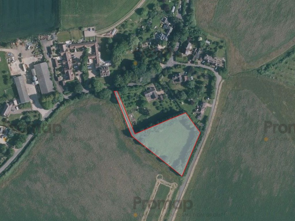 Land for sale in Furze Hill Road, Evesham WR11, £100,000